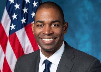 NY Lieutenant Governor Urges Biden to Step Aside, Challenging Party Unity