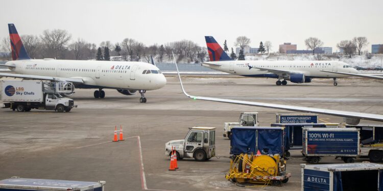 United and Delta Airlines Suspend Flights to Israel Amid Rising Tensions