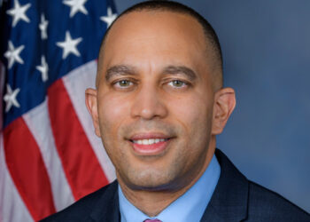 Congressman Hakeem Jeffries Defends Mayor Adams Amid Calls for Resignation
