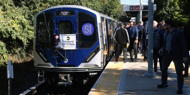 Staten Island Railway Debuts New Train Cars for the First Time in 50 Years