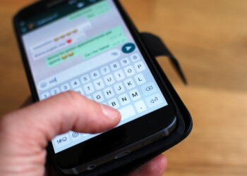 House Orders WhatsApp Removal from Official Devices