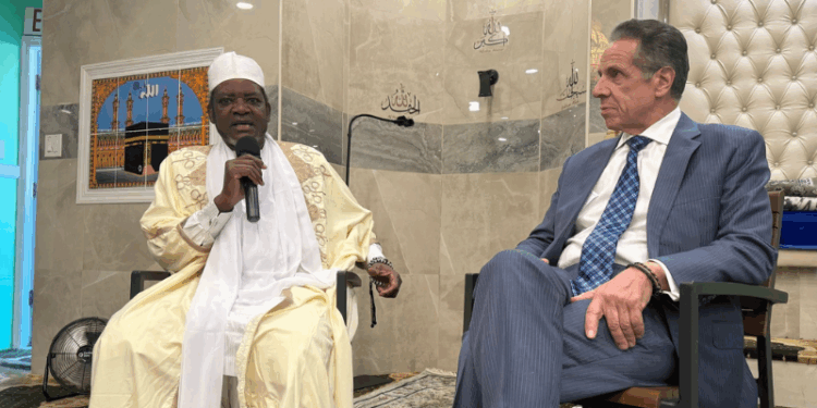 Cuomo Meets Bronx Muslim Community at Masjid Ansarudeen