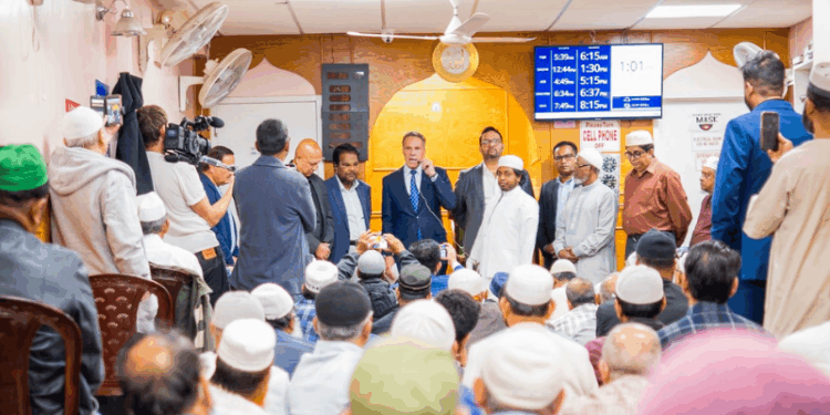 Queens Bangladeshi Leader Withdraws Support from Mamdani, Endorses Cuomo